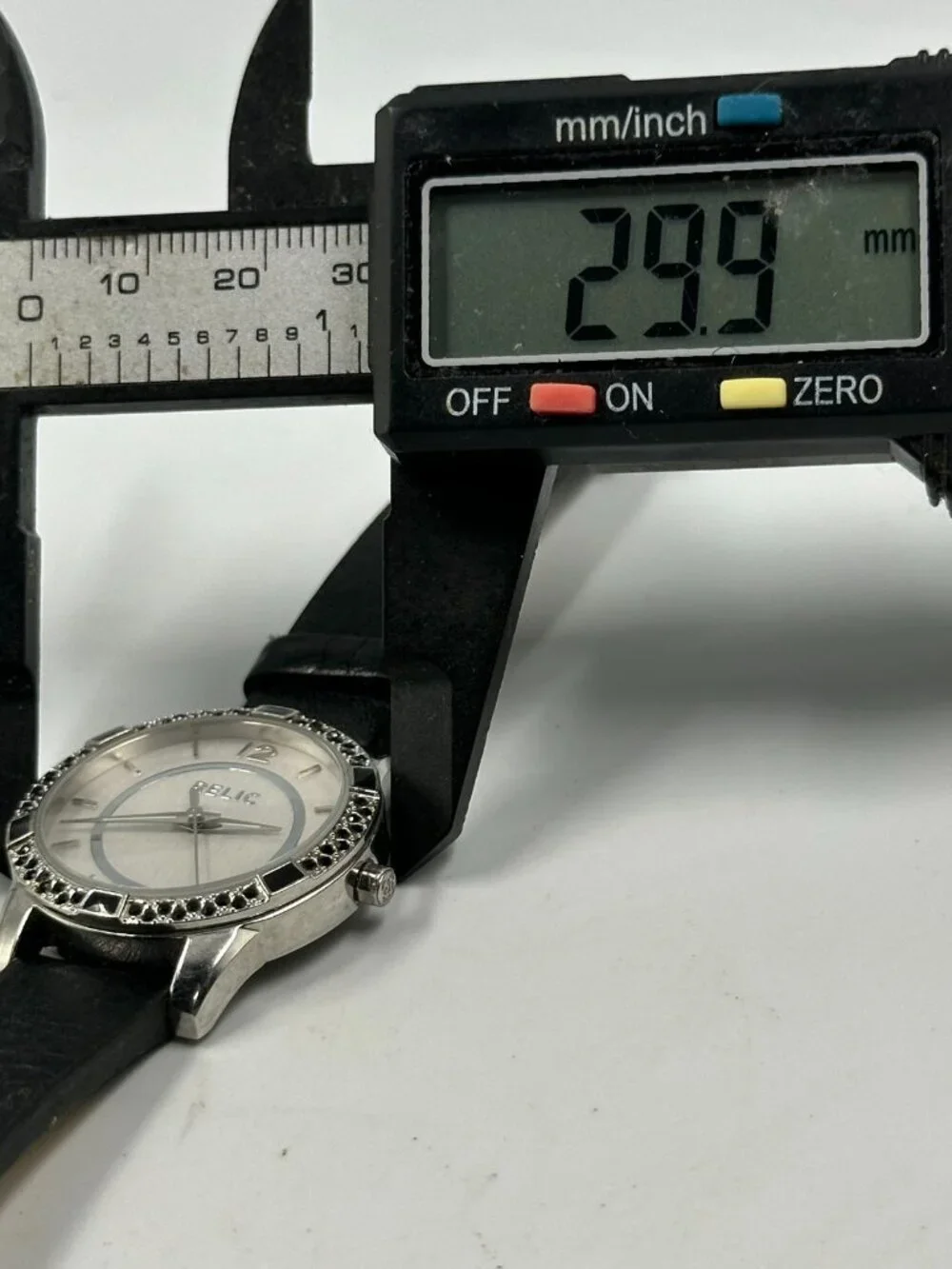 Relic Watch Women Silver Tone Black Crystal Bezel Leather Band New Battery 9